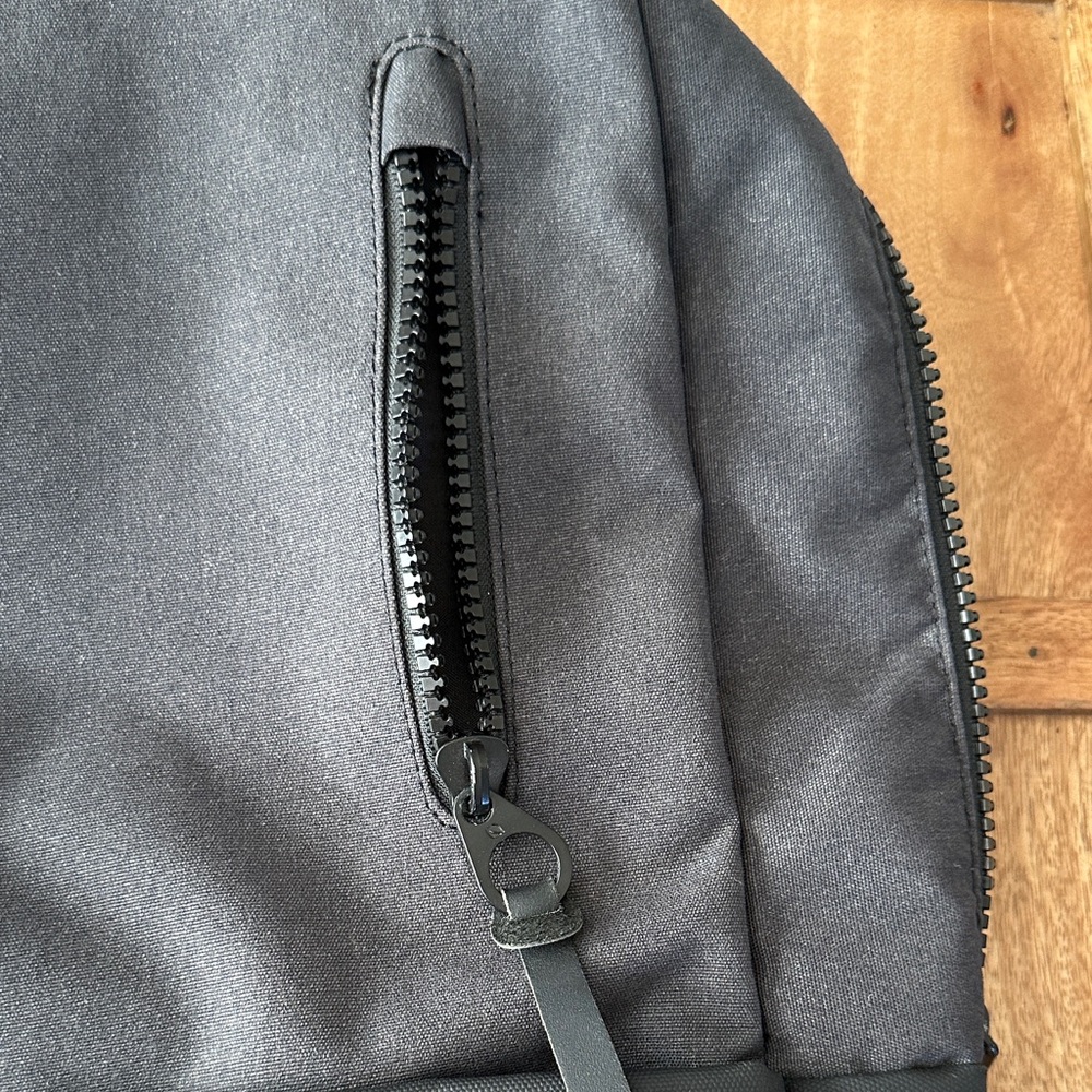 Incase Compass Backpack 16L - Picture 10 of 16